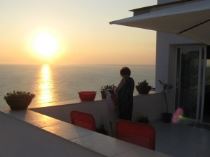 aiuto-sistemazione-piante-terrazzo-300x225 Vacanze in sicilia: un B&B sul mare con giardino da noi curato