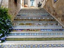 scalinata-sciacca-300x225 Vacanze in sicilia: un B&B sul mare con giardino da noi curato